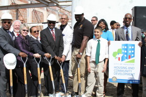 SunPhoto/ Kenya Chavis Groundbreaking of the Delux Theater.