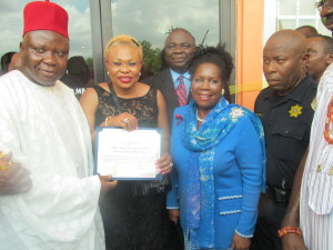 Congresswoman Lee and African dignitaries honor Dr. Iguh.